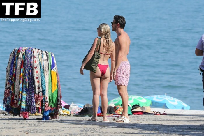 Girls in thongs on the beach amateur