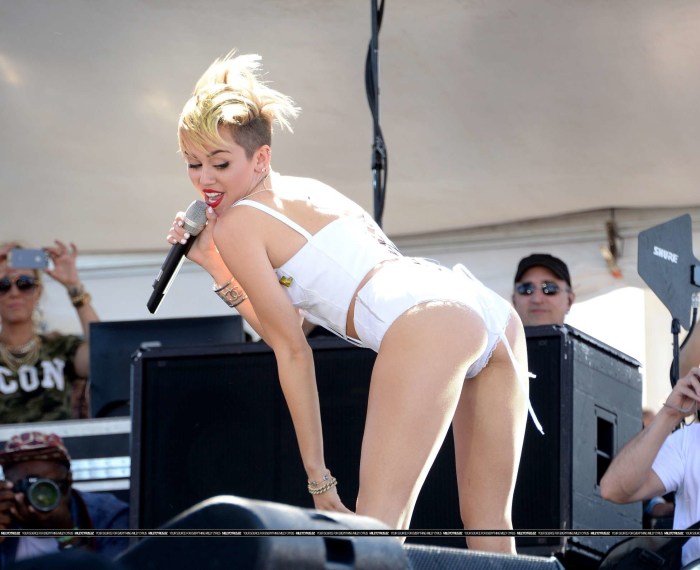 Miley Cyrus Topless