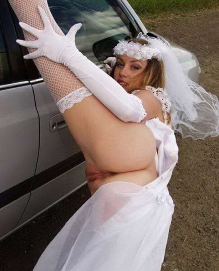 The bride sucked at the wedding