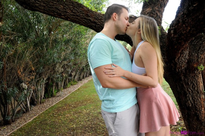 Carolina Svits kiss