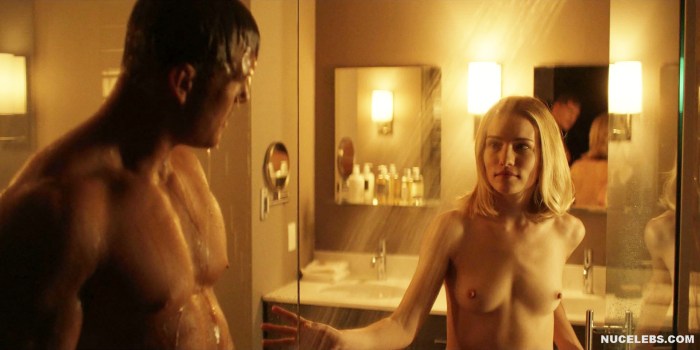 Naked and funny seduction in the office of the actress