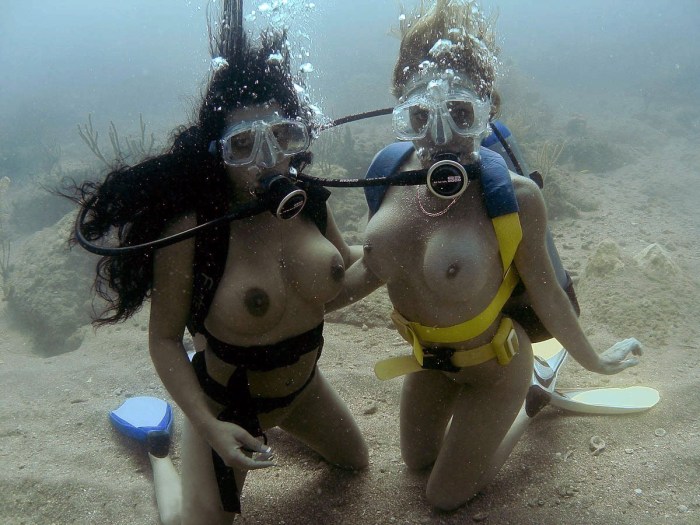 Hard fuck underwater