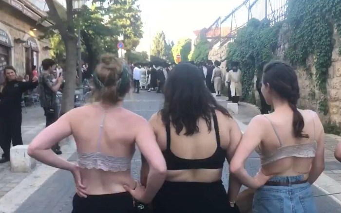 Desi Stripped