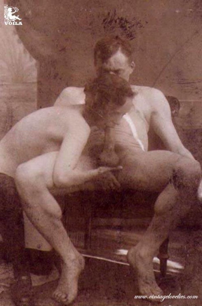 The first pornographic photos