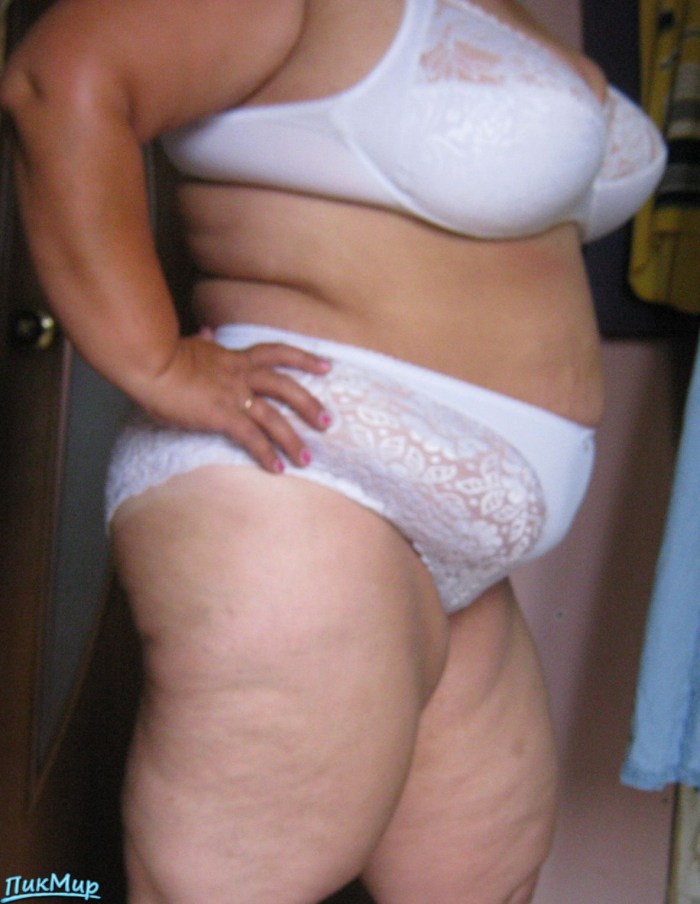 Thick tummies of a woman