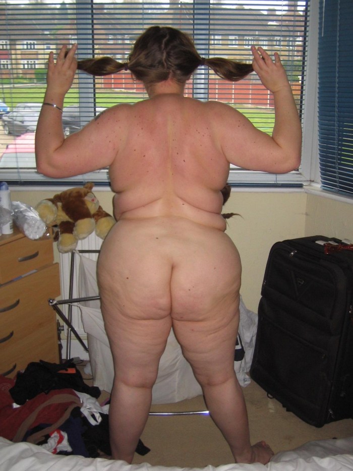 Naked women with a thick booty