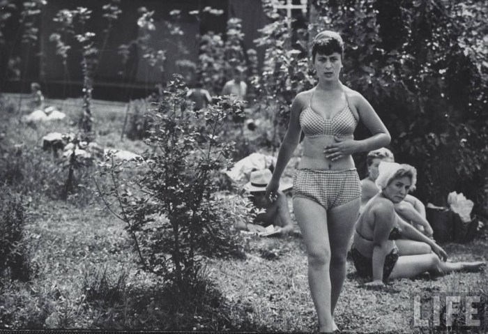 Naked Soviet women