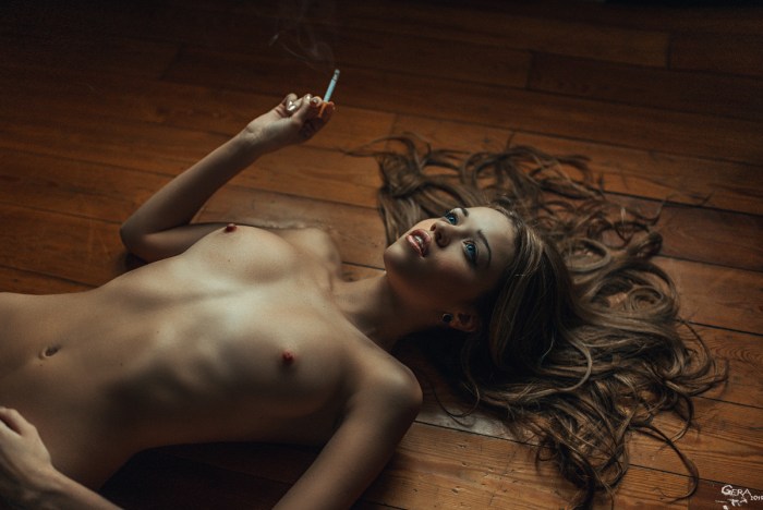 Kate Rich in nature naked