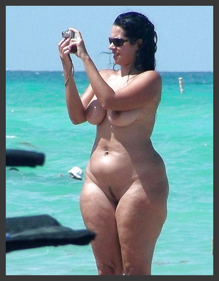 Nudist with wide hips