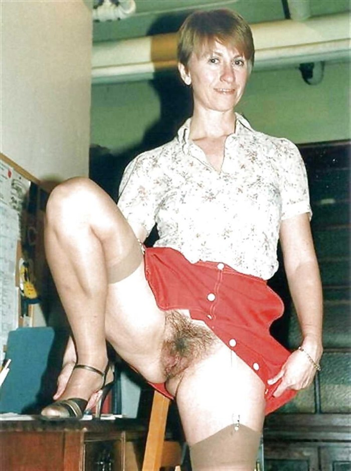 Naked retro women in stockings