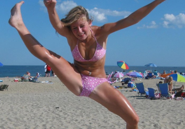 Glucose protrudes without panties photo