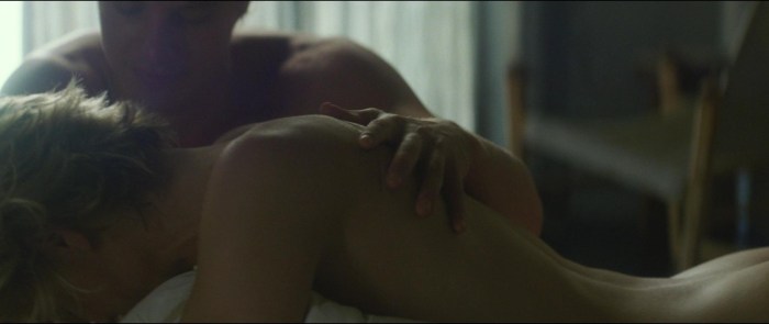Robin Wright bed scenes