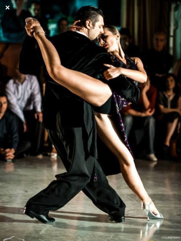 Tango dancers