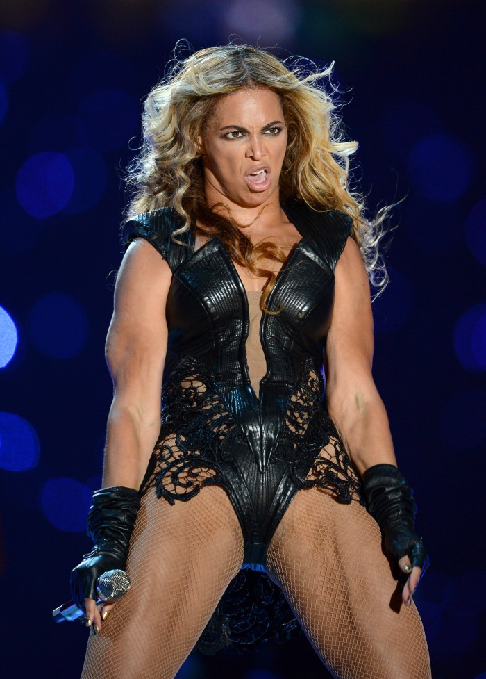 Beyoncé exposed her chest