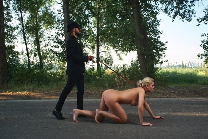 Fucking in pantyhose on the street