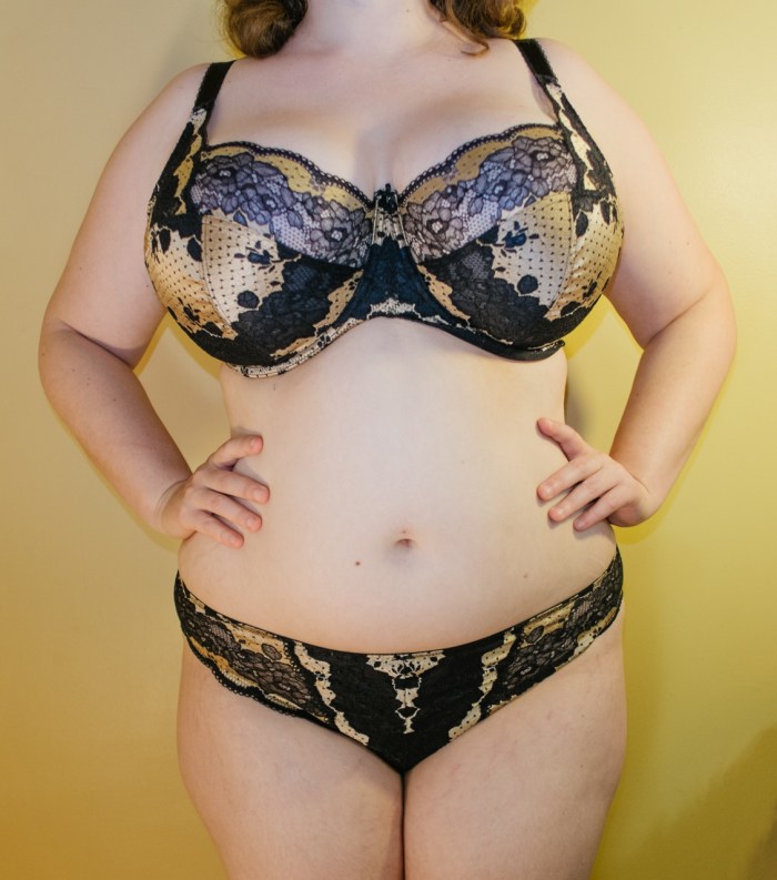 Fat women in the bra