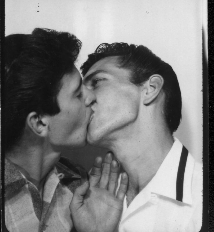 The threesome kiss