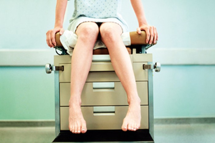 Inspection of a virgin gynecologist 13 years old
