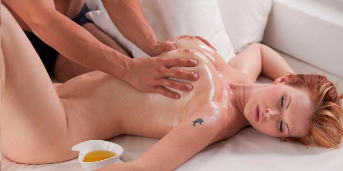 Erotic massage 2 girls