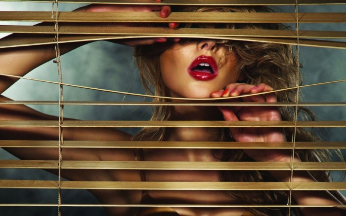 Blinds Girl