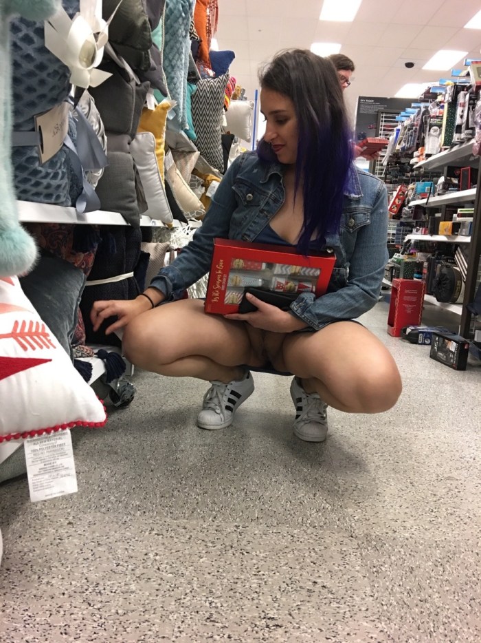 Public Pussy Flash Masturbation Sissy