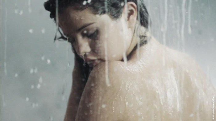 Naked Selena Gomez Gomez