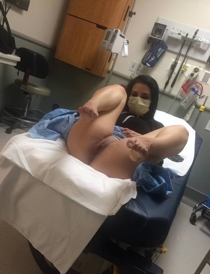 Medical mask with gag
