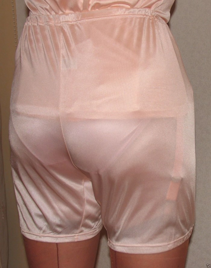 Adult women in pantalons