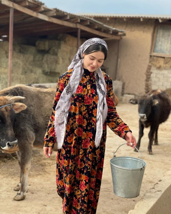 Uzbek girls in Bil