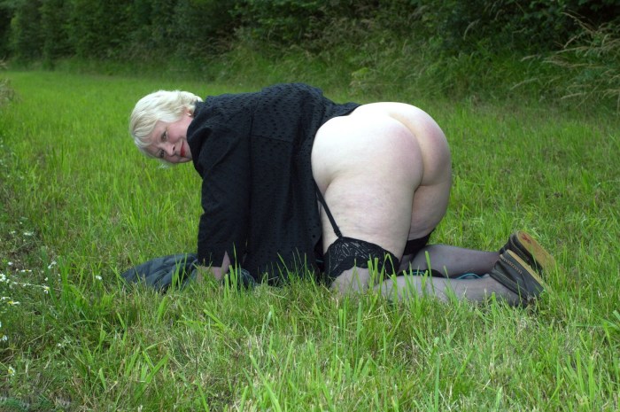 Naked mature vaginas in nature