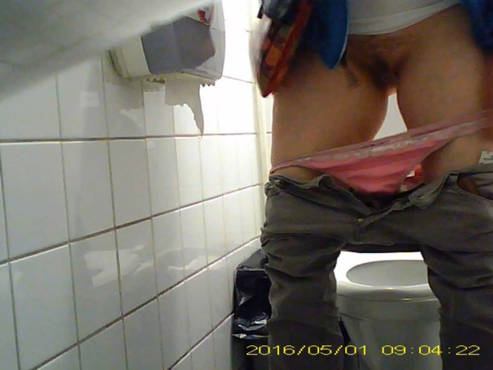Fuck in the restaurant toilet