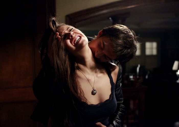 Vampire Diaries Damon bites Elena