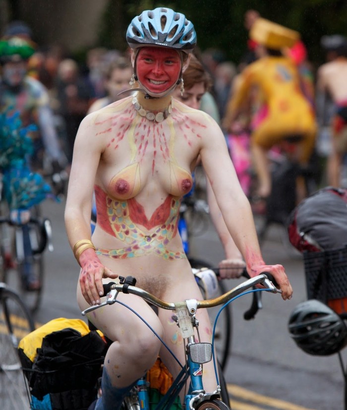 Girls festival naked