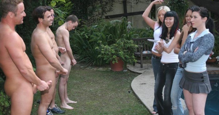 Mockery handjob to the boy