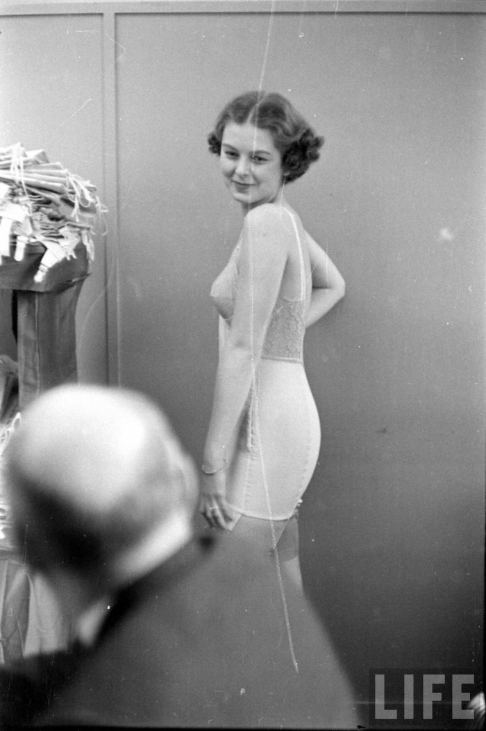 Lower underwear of 1940s France