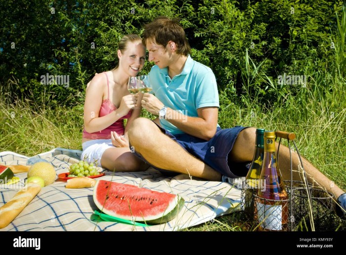 Girls fuck in nature