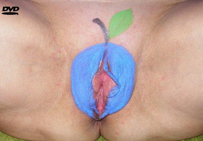 Dyed hair on the vagina