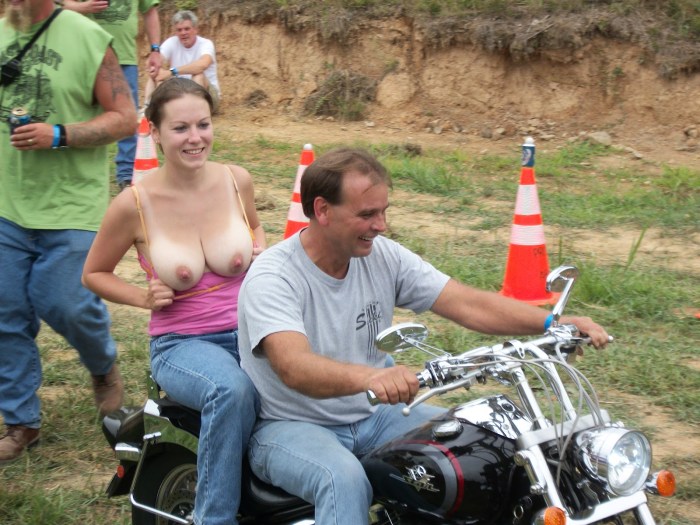 Jaden James Lesbian on Moto