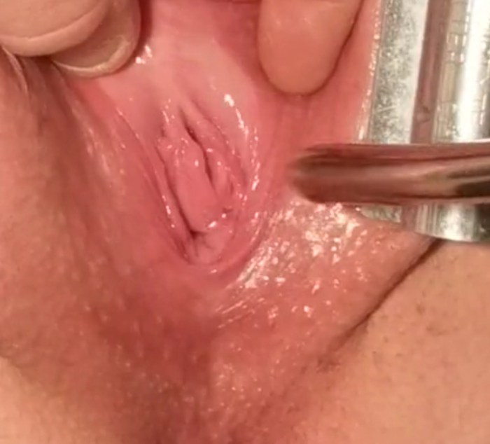Show Pussy spread her pussy urethra