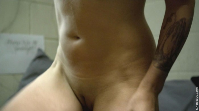 Sarah Malakul Lane Tits