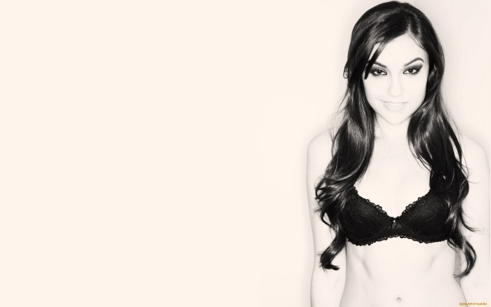 Sasha Gray in the Movie Entouches