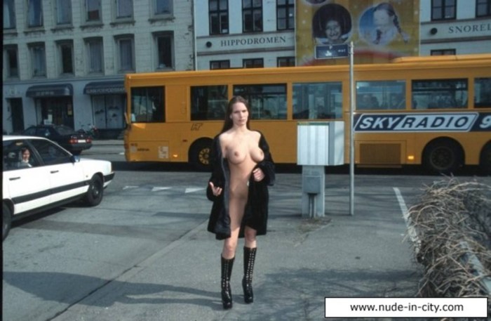 Exhibitionist Naked on Palace Square