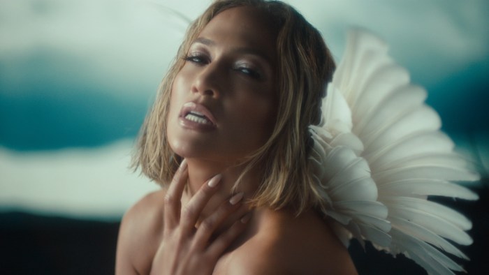 Jennifer Lopez bed scenes