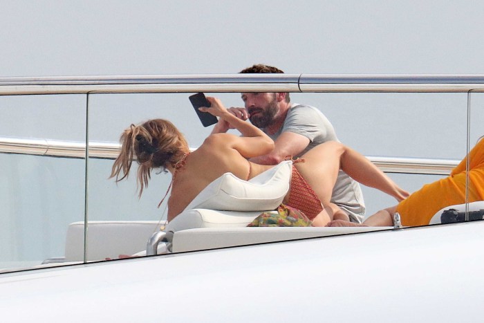 Jennifer Lopez Toples