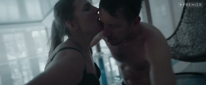 The beauty sucks two members