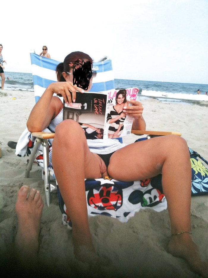 My Girlfriend Flash Pussy to Stranger on Beach