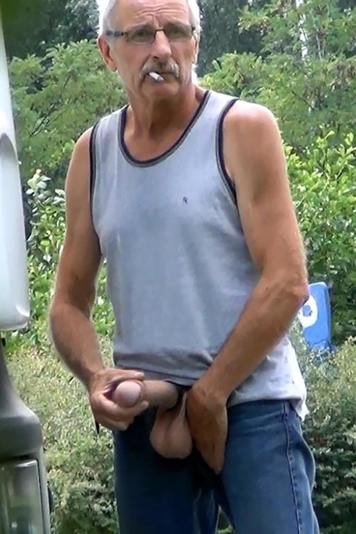 Elderly pairs without panties
