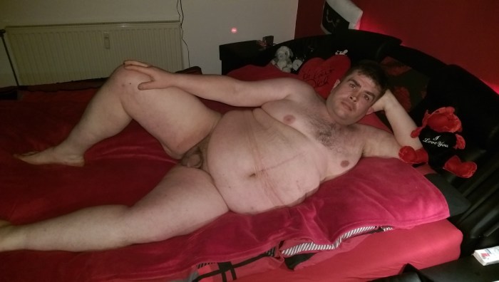 Boys fuck in shorts