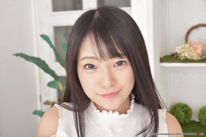 Ai Shinozaki chest
