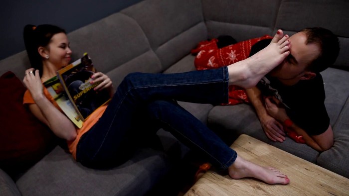 Feet of the girl amateur